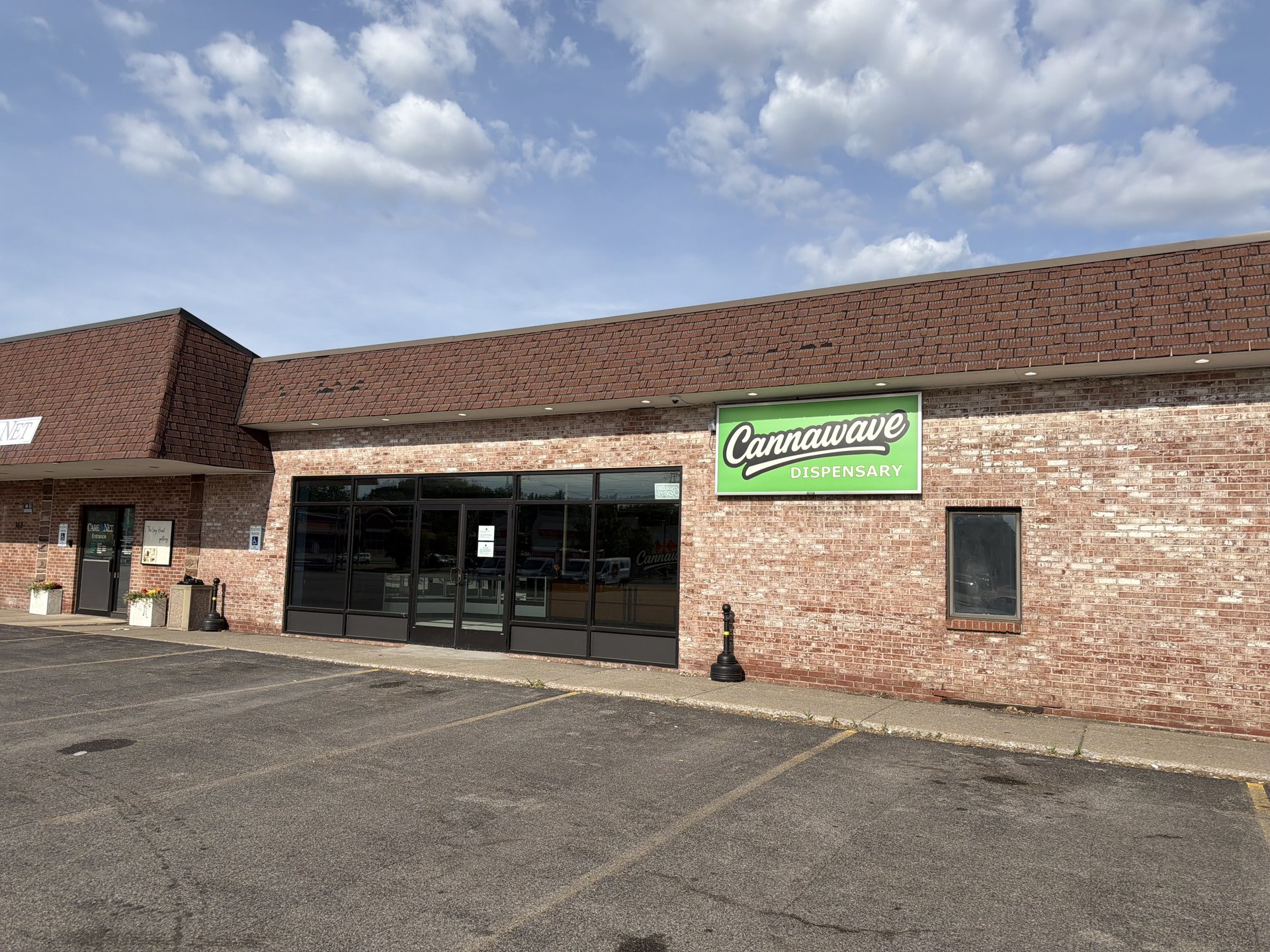 CannaWave Dispensary Exterior